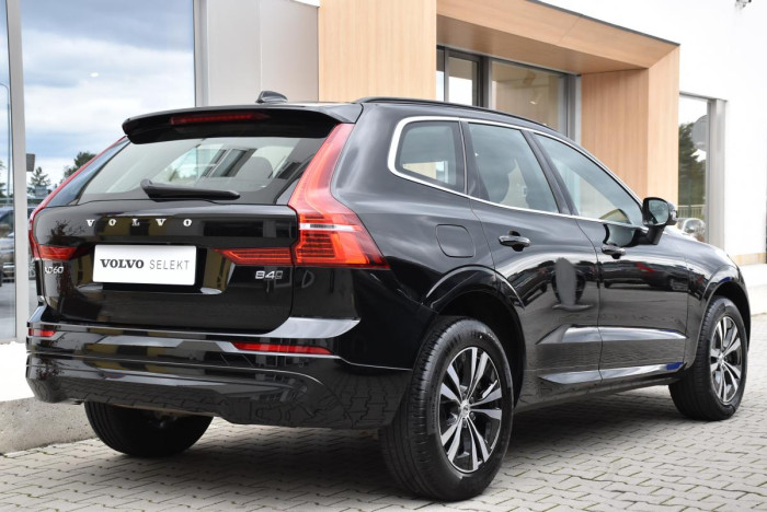 Volvo XC60 B4 AWD MOMENTUM REZERVACE 2.0 Momentum