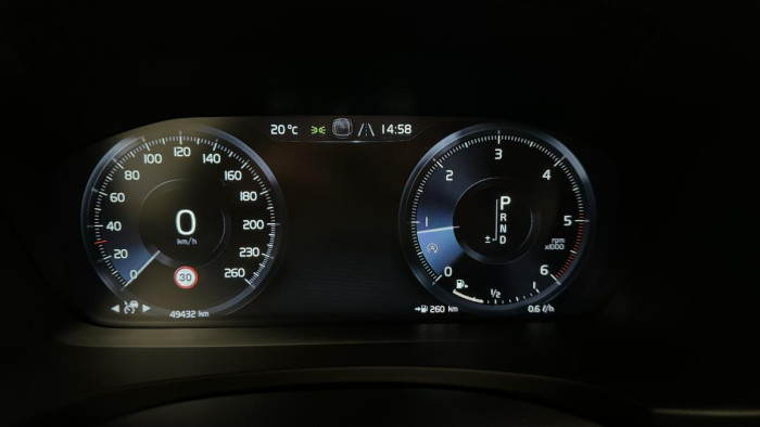 Volvo V90 D4 MOMENTUM AUT REZERVACE 2.0 d Momentum