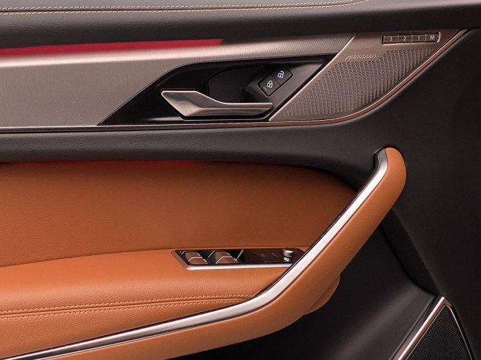 Jaguar F-Pace D300 R-DYNAMIC SE REZERVACE 3.0 d Dynamic SE