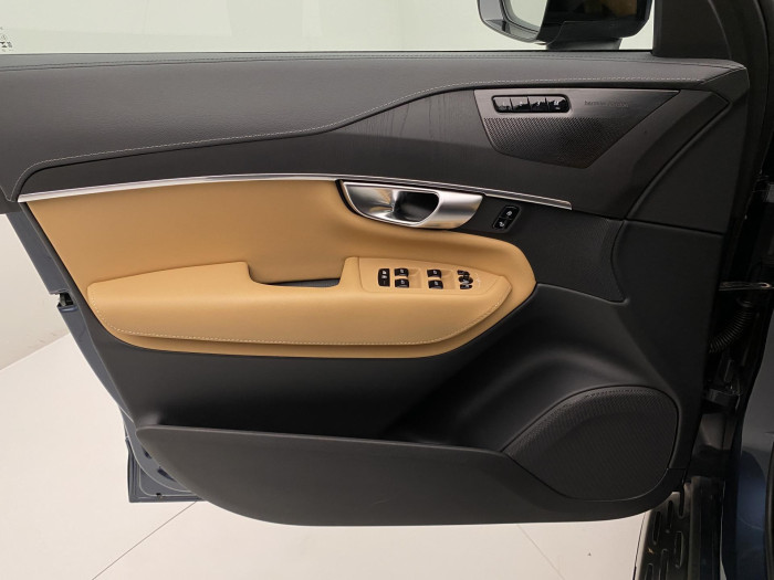 Volvo XC90 T8 AWD ULTIMATE DARK RECHARGE