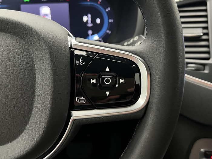 Volvo XC90 B5 AWD CORE 7MÍSTNÁ AUT  CZ