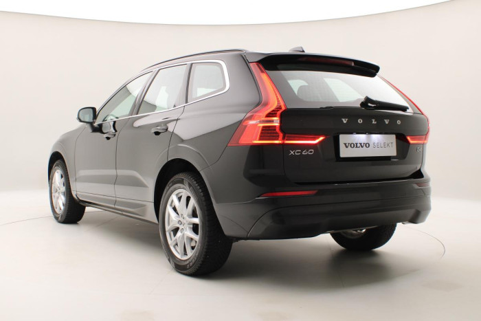 Volvo XC60 B4 MOMENTUM AUT REZERVACE 2.0 Momentum