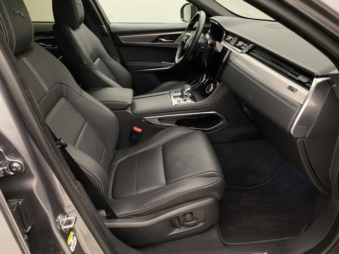 Jaguar F-Pace D200 AWD R-DYNAMIC  REZERVACE 2.0 d Dynamic