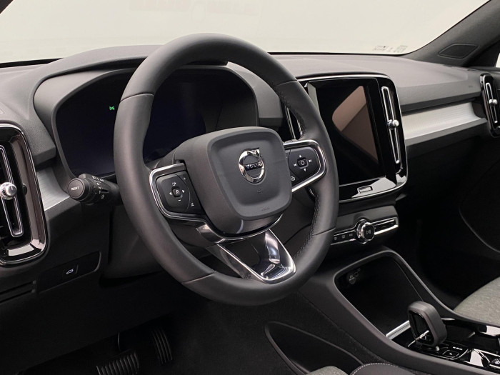 Volvo XC40 B4 DARK PLUS AUT CZ