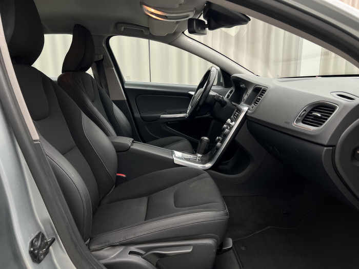 Volvo V60 D3 MOMENTUM AUT 2.0 d Momentum