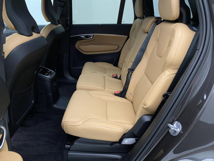 Volvo XC90 T8 AWD AT RECHARGE BRIGHT PLUS 2.0 AT Plus