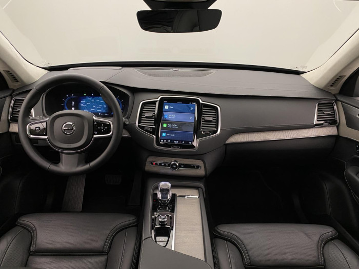 Volvo XC90 B5 AWD ULTIMATE REZERVACE