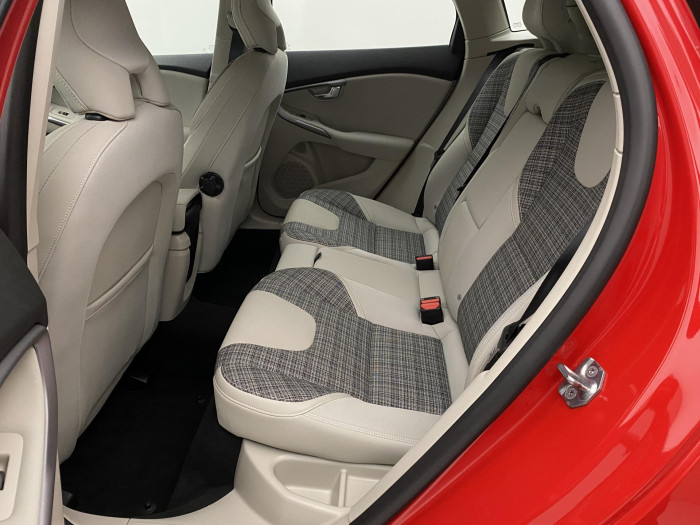 Volvo V40 CC T4 AWD MOMENTUM CZ 2.0 CC CC Momentum