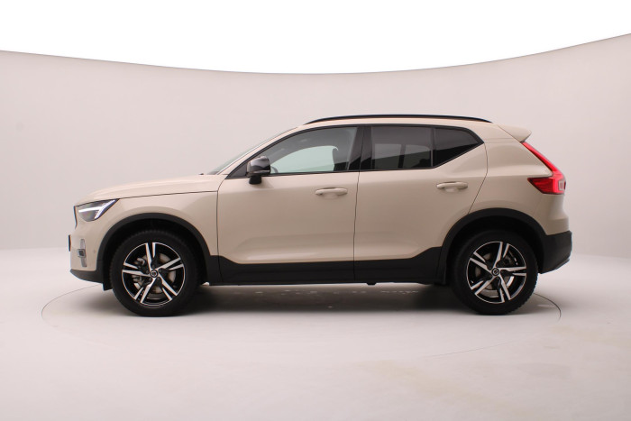 Volvo XC40 B3 DARK PLUS REZERVACE