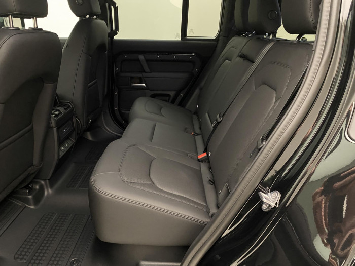 Land Rover Defender 110 D300 X-DYNAMIC SE AWD AUT 3.0 d Dynamic SE