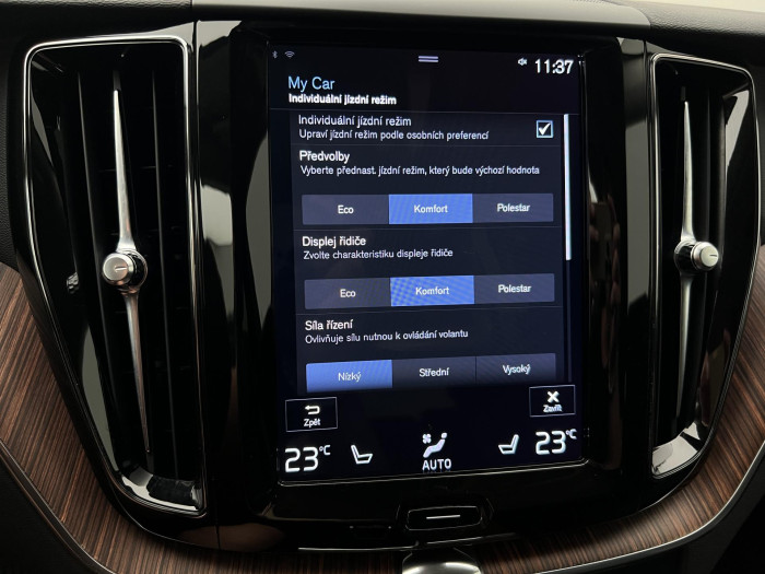 Volvo XC60 T4 MOMENTUM POLESTAR AUT CZ 2.0 Momentum