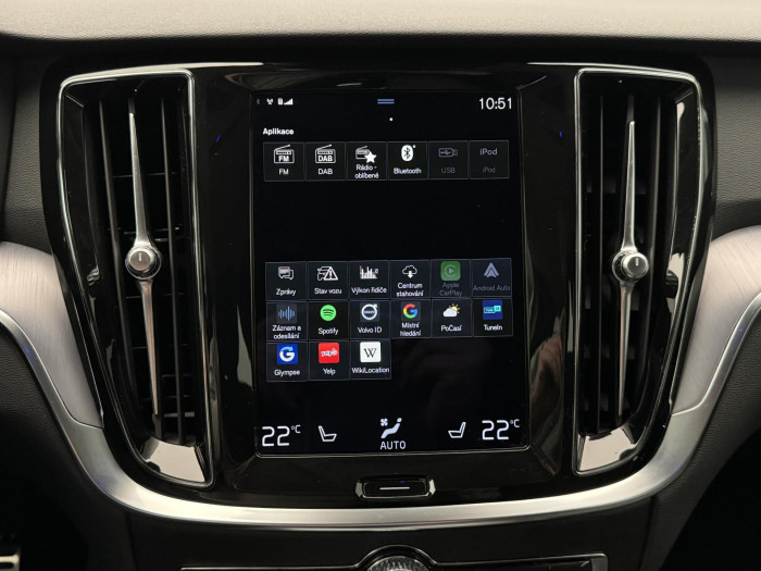 Volvo V60 B4 MOMENTUM PRO AUT CZ 1.maj. 2.0 Momentum