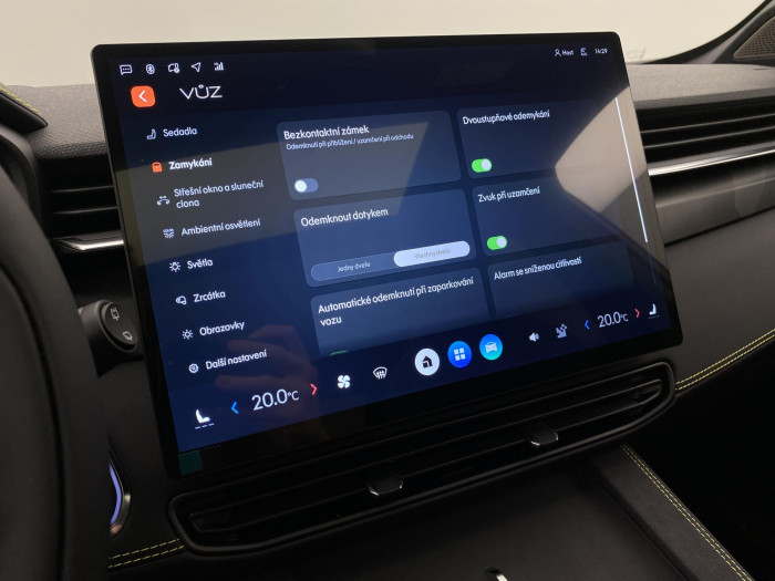Lynk & Co 01 01 MORE PHEV DEMO