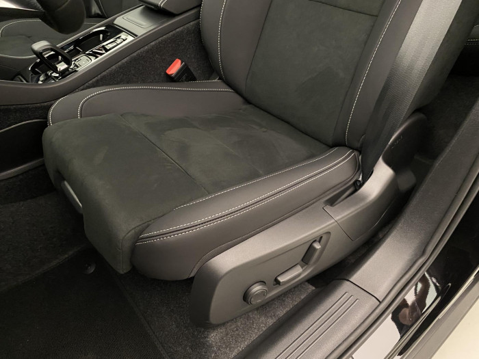 Volvo XC40 B4 AUT PLUS BLACK EDITION