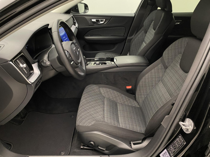 Volvo V60 T6 AWD RECHARGE CORE AUT