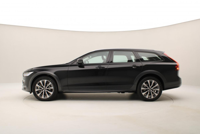 Volvo V90 CC B4 AWD PLUS AUT CZ 1.maj