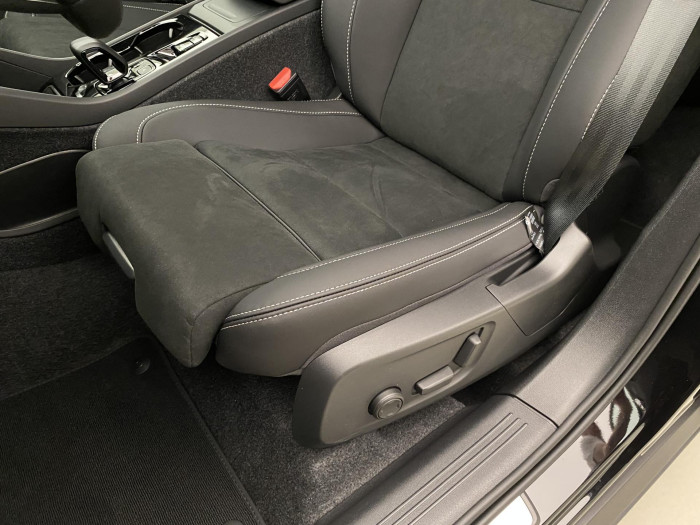 Volvo XC40 B4 AUT PLUS BLACK EDITION