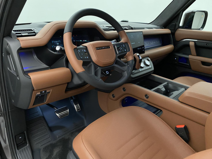 Land Rover Defender P635 OCTA AWD AUT