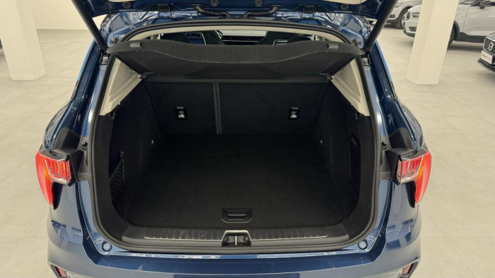 Lynk & Co 01 PHEV DCT AUT 1.maj. REZERVACE