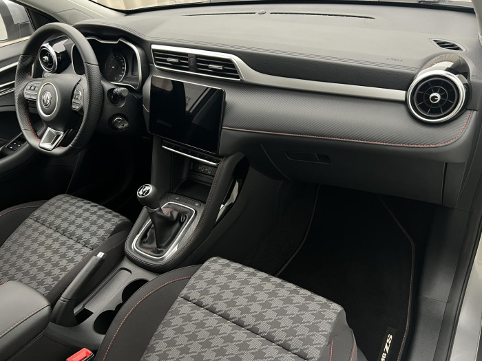 MG ZS 1.5 ESSENTIAL PLUS CZ