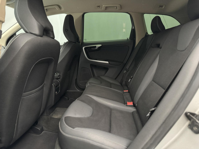 Volvo XC60 D5 AWD MOMENTUM AUT CZ 2.4 d Momentum