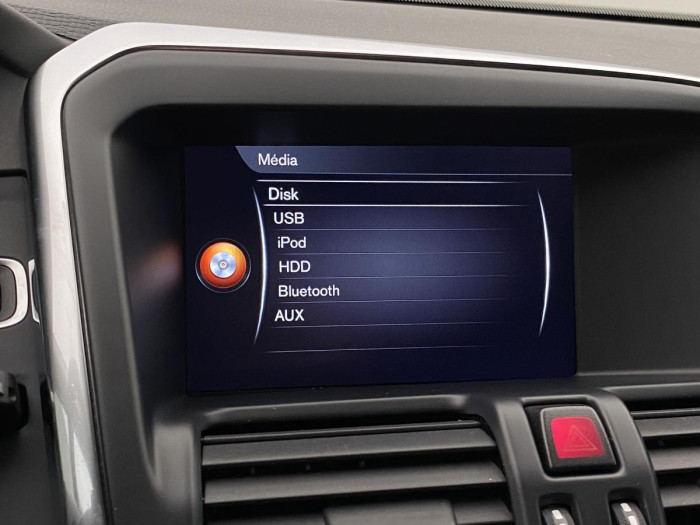 Volvo XC60 D4 AWD MOMENTUM REZERVACE 2.4 d Momentum