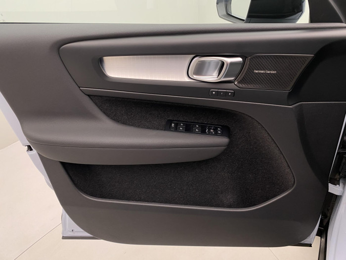 Volvo XC40 B3 AUT DARK PLUS