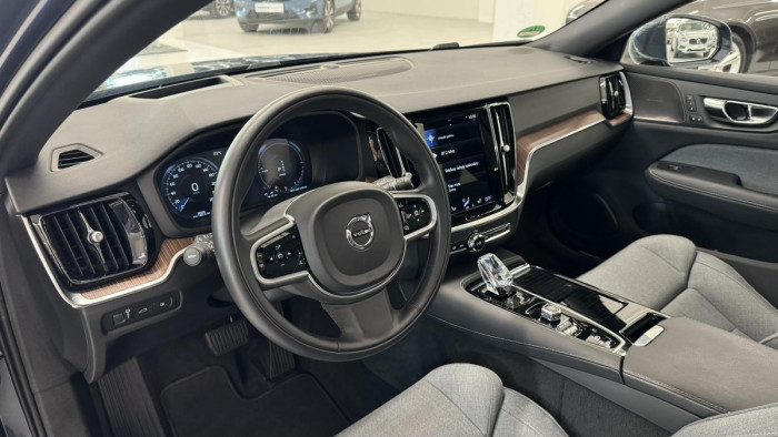 Volvo V60 T6 RECHARGE AWD REZERVACE