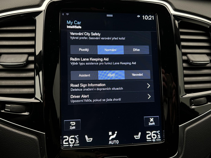 Volvo XC90 B6 AWD R-DESIGN AUT REZERVACE