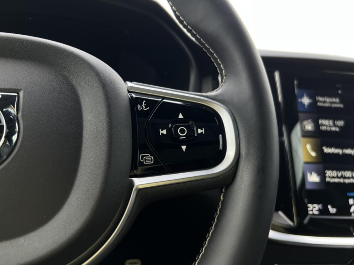 Volvo V60 D4 R-DESIGN NAVIGACE 1.maj. 2.0 d