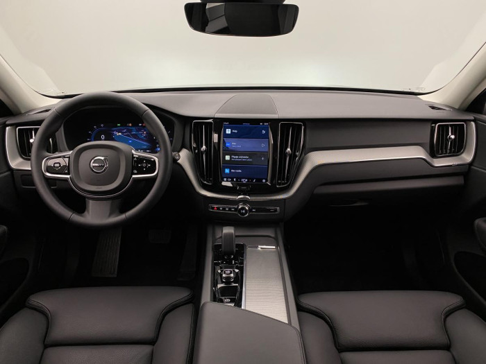 Volvo XC60 B4 PLUS DARK AUT REZERVACE 2.0 Plus