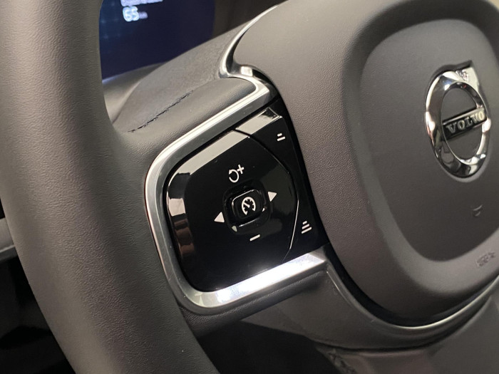 Volvo XC90 T8 AWD RECHARGE CORE 7míst