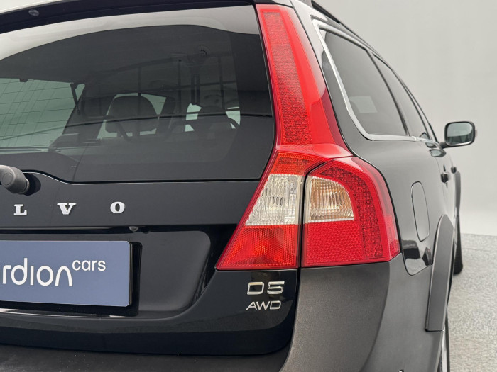 Volvo XC70 D5 AWD SUMMUM AUT CZ 2.4 d Summum