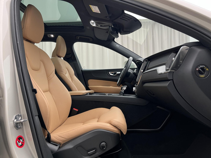 Volvo XC60 T5 AWD INSCRIPTION AUT CZ
