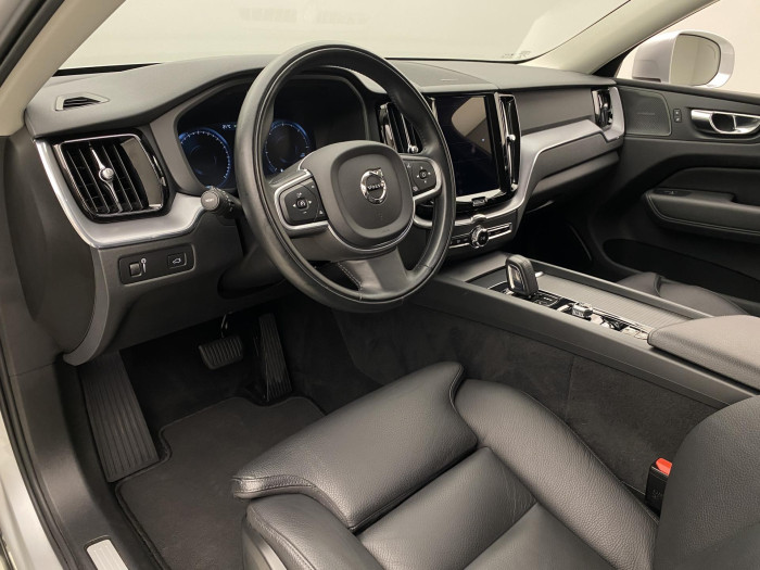 Volvo XC60 B4 MOMENTUM AUT CZ 2.0 Momentum