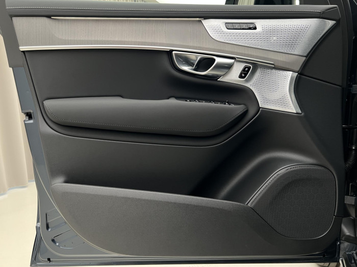 Volvo XC90 T8 AWD RECHARGE DARK ULTRA AUT