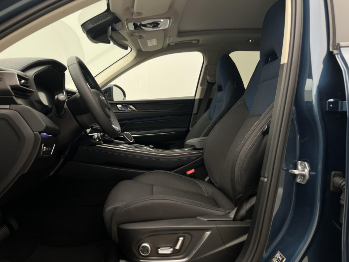 Lynk & Co 01 PHEV DCT Aut 1.maj.