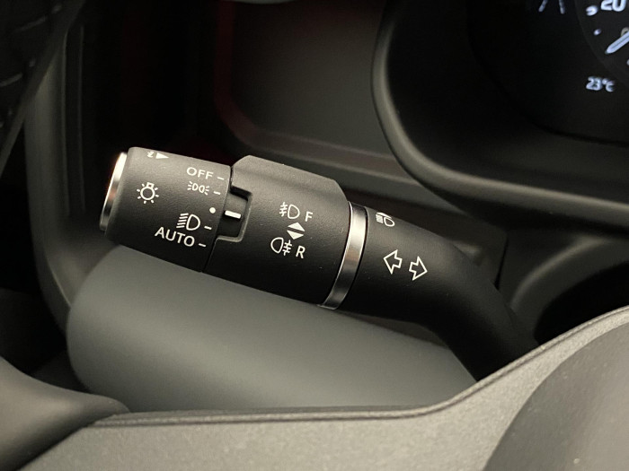 Land Rover Defender 110 D300 X-D HSE REZERVACE 3.0 d d