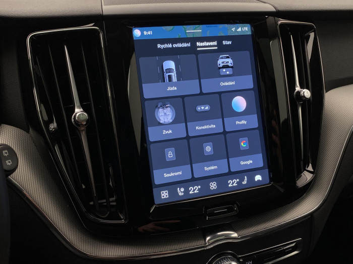 Volvo XC60 T6 AWD PLUG-IN DARK PLUS CZ