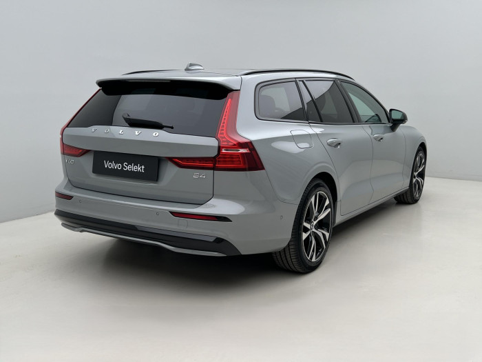 Volvo V60 B4 PLUS DARK AUT 1.maj.