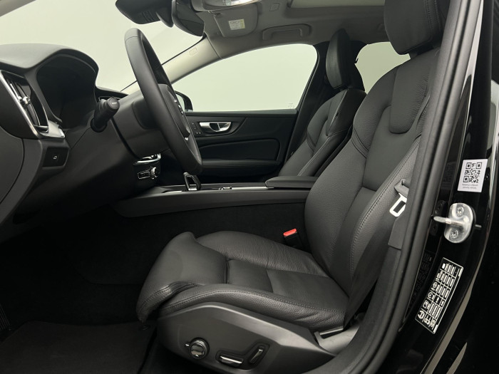 Volvo V60 B4 PLUS DARK AUT 1.maj.