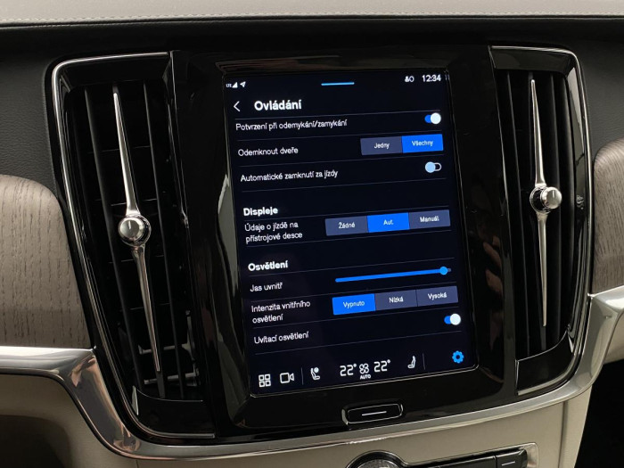 Volvo V90 CC B4 AWD PLUS AUT CZ 1.maj. 2.0 CC CC Plus