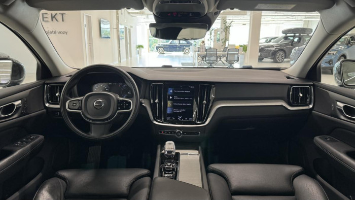 Volvo V60 B4 INSCRIPTION AUT REZERVACE