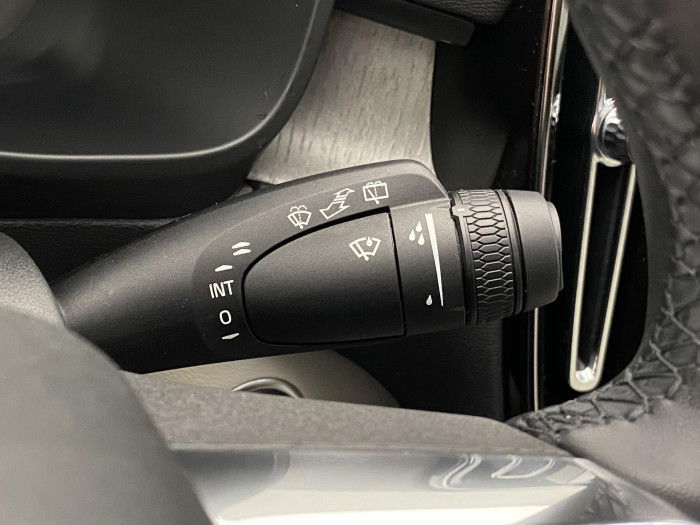 Volvo XC40 B4 DARK ULTRA AUT CZ