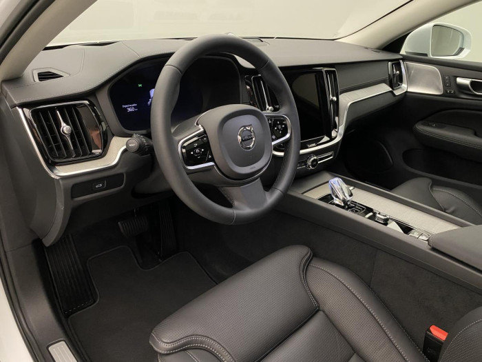 Volvo V60 CC B4 AWD ULTIMATE REZERVACE 2.0 CC CC