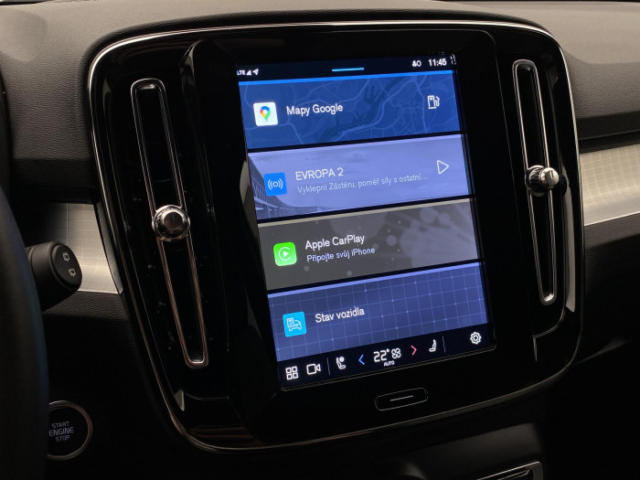 Volvo XC40 B3 DARK PLUS AUT CZ