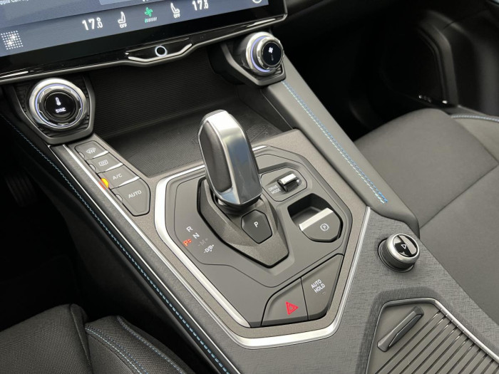 Lynk & Co 01 PHEV DCT 1.maj.