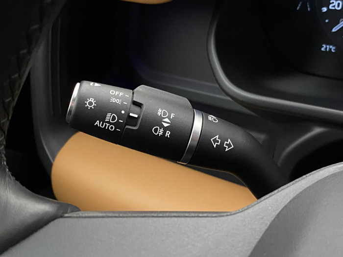 Land Rover Defender D300 HSE AUT AWD REZERVACE 3.0 d