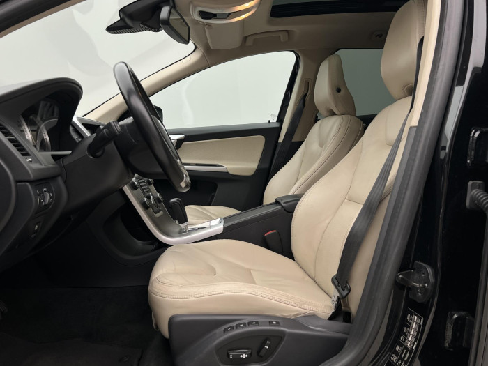 Volvo XC60 D3 AWD MOMENTUM AUT CZ 2.4 d Momentum