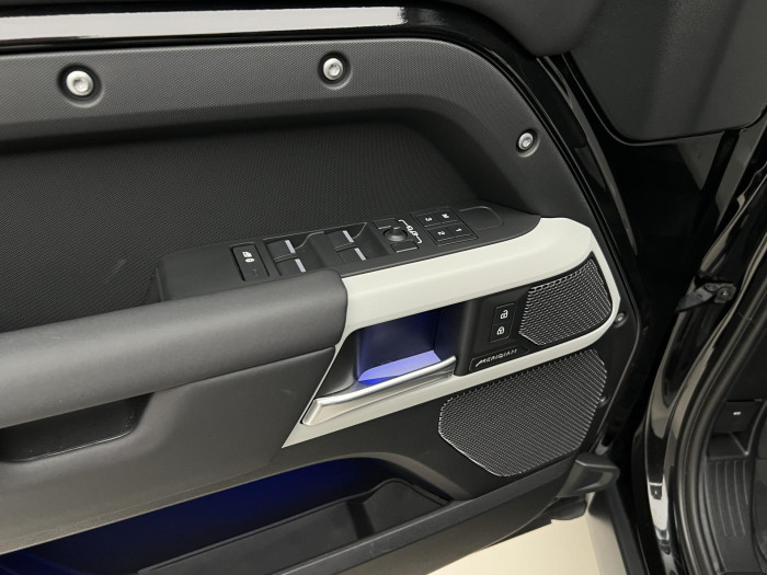 Land Rover Defender 110 D300 X-DYNAMIC 3.0 d Dynamic